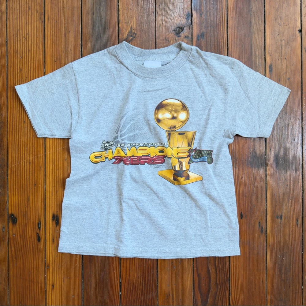 Vintage 2001 Philadelphia 76ers NBA Finals Eastern Conference Champions tshirt